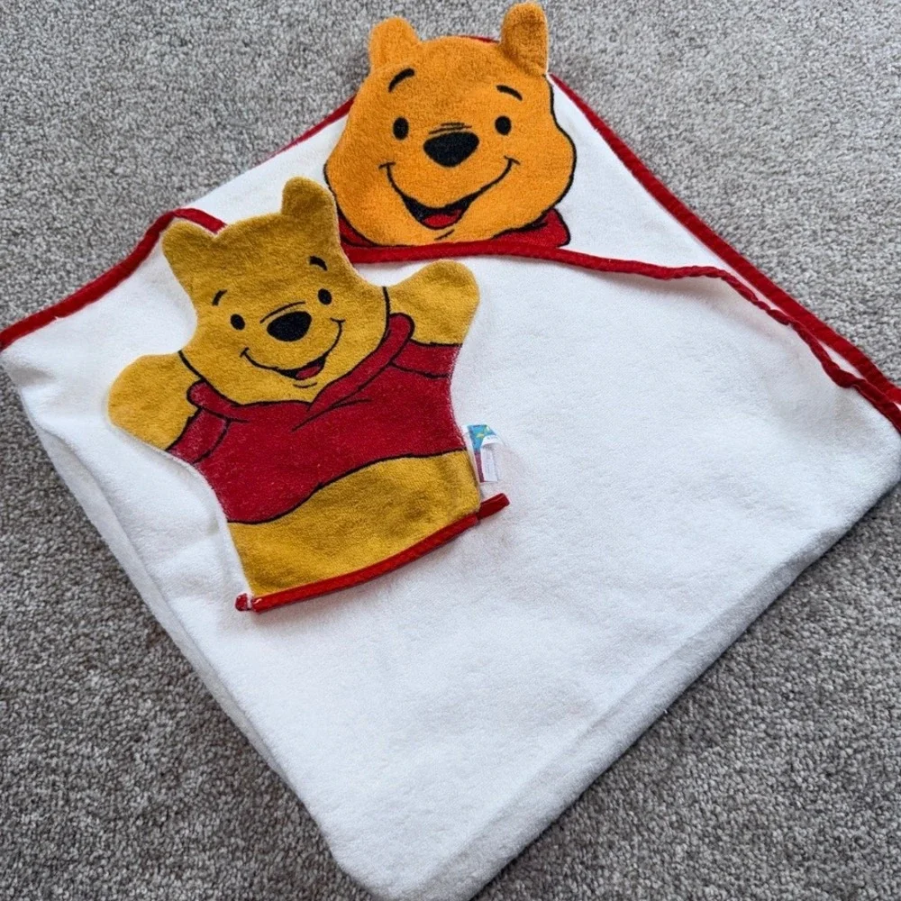 Vintage Disney Winnie the Pooh Hooded Toddler Baby Towel and Wash Mitt Set
